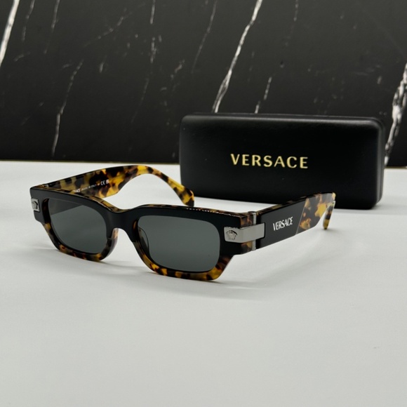 NEW VE4465 5456/87 VERSACE SQUARE MOD 4465 UNISEX SUNGLASSES VE4465 5456/87 - Picture 2 of 10